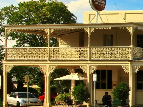 Hibernian Hotel Apartments - Accommodation Redcliffe 2
