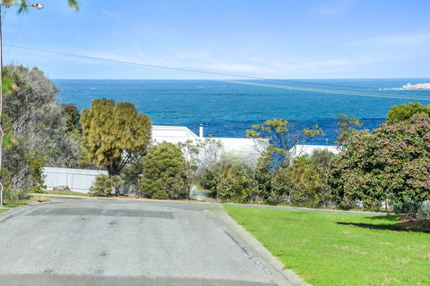 Islandview - Hayborough - Accommodation Redcliffe 1