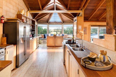 I Villini Estate - Accommodation Redcliffe 2