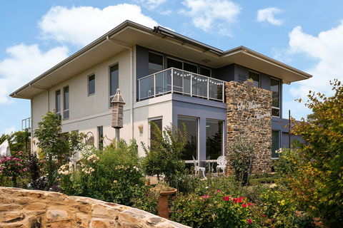 La Maison Du Vigneron B&B & Special Ocassion Dining - Accommodation Redcliffe 0