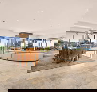 Mont Sapphire Luxury Retreat - Accommodation Redcliffe