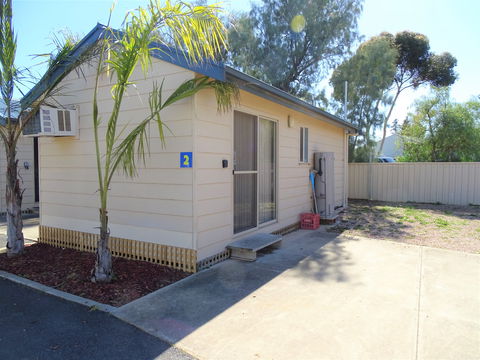 Moonta Bay Cabins - Cabin 2 - Accommodation Redcliffe 0