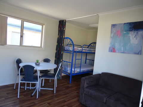 Moonta Bay Cabins - Cabin 2 - Accommodation Redcliffe 2