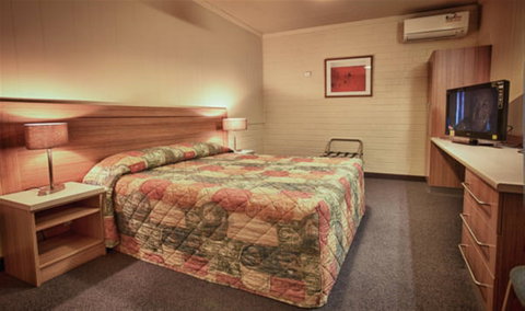 Opal Inn Hotel - Accommodation Redcliffe 2