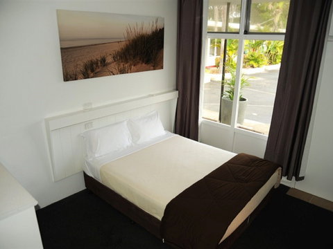 Park Beach Hotel Motel - Accommodation Redcliffe 1