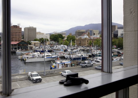 Sullivans Cove Apartments - Harbourside - Accommodation Redcliffe 1