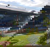 The Wattle Lodge - Accommodation Redcliffe
