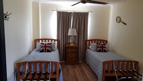 The Wattle Lodge - Accommodation Redcliffe 2