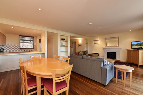 Villa Chambourcin - Accommodation Redcliffe 2