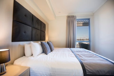 Zappeion Apartments - Accommodation Redcliffe 0