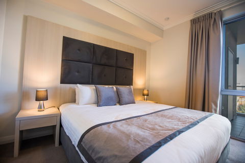 Zappeion Apartments - Accommodation Redcliffe 1