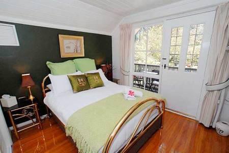 Annie Roe's Luxury Bed And Breakfast - Accommodation Redcliffe 1