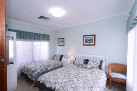 Dunelm House Bed And Breakfast - Accommodation Redcliffe 3