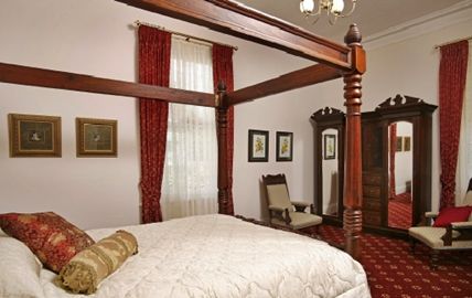 Forest Edge Country House - Accommodation Redcliffe 2