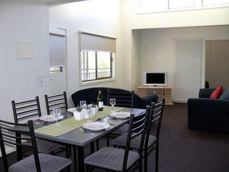 Sovereign Views Apartments - Accommodation Redcliffe 1