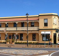 Seaview House - Accommodation Redcliffe