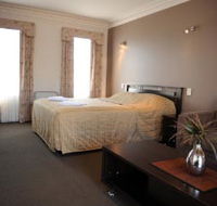 Seymours On Lydiard - Accommodation Redcliffe