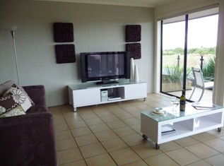 On The Esplanade - Accommodation Redcliffe 1
