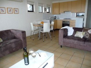 On The Esplanade - Accommodation Redcliffe 2