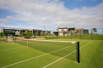 Golf Retreats Torquay - Accommodation Redcliffe 4