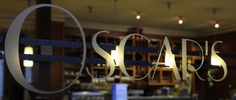 Oscar's Hotel & Cafe Bar - Accommodation Redcliffe 0