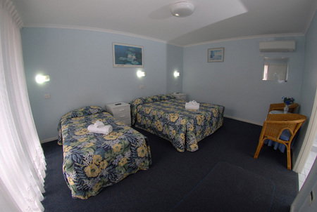 Canberran Lodge - Accommodation Redcliffe 2