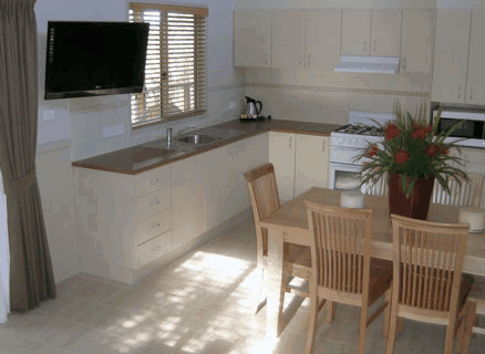 Lakesea Caravan Park - Accommodation Redcliffe 0