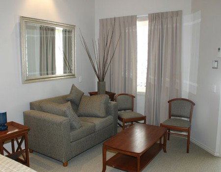 Shangri-La Gardens - Accommodation Redcliffe 5