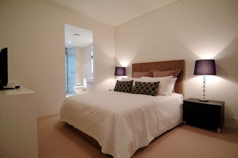 Cairns Luxury Apartments, Harbourlights Complex - Accommodation Redcliffe 4