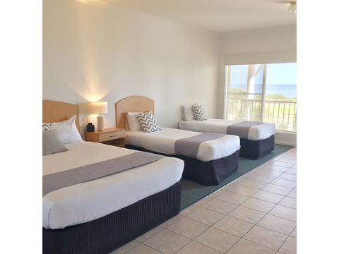 COAST Motel And Apartments - Accommodation Redcliffe 7