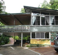 Tree Tops Lodge Cairns - Accommodation Redcliffe