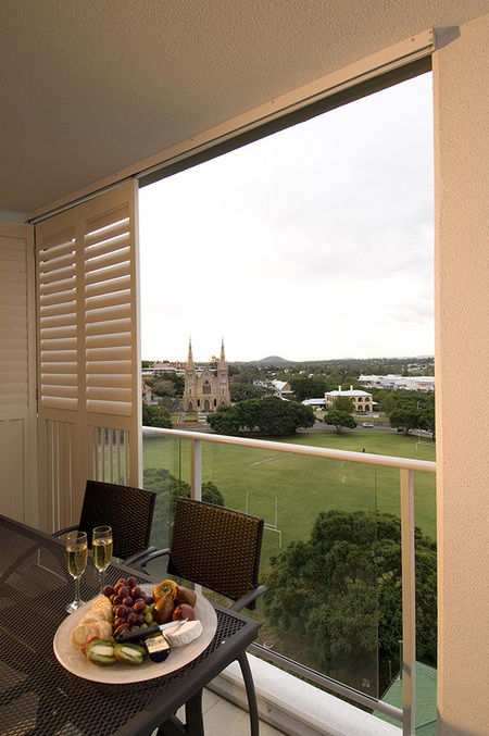 Oaks Aspire Apartments - Accommodation Redcliffe 4