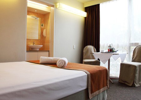 Econo Lodge City Star - Accommodation Redcliffe 0