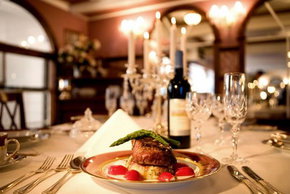 Titanic Theatre Restaurant - Accommodation Redcliffe 3