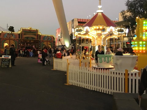 Wonderland Under The Melbourne Star - Accommodation Redcliffe 3