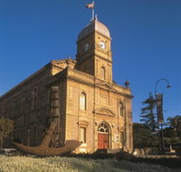 The Albany Town Hall - Accommodation Redcliffe