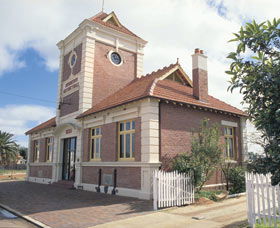 Merredin Town Hall - Accommodation Redcliffe 0