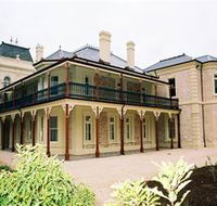 Auchendarroch House and Wallis Tavern - Accommodation Redcliffe