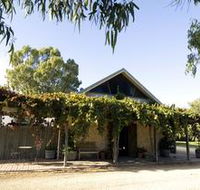 Lake Breeze Wines - Accommodation Redcliffe