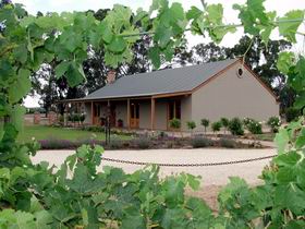 VineCrest Fine Barossa Wine - Accommodation Redcliffe 0