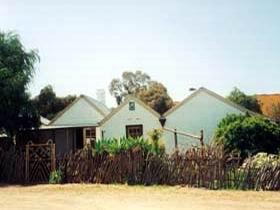 Miners Cottage And Garden - Accommodation Redcliffe 0
