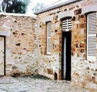 Police Lockup And Stables - Accommodation Redcliffe