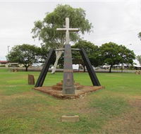 Richmond War Memorial - Accommodation Redcliffe