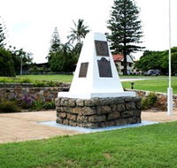 Dunwich War Memorial - Accommodation Redcliffe