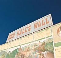 Ben Hall Wall - Accommodation Redcliffe