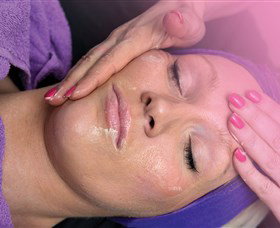 Club MMM! Day Spa - Accommodation Redcliffe 3