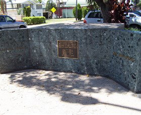 Emerald War Memorial - Accommodation Redcliffe 2