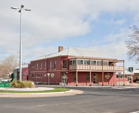 Kellys Rugby Hotel And Bottle Shop - Accommodation Redcliffe 0