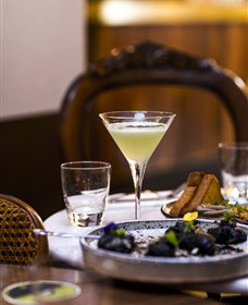 Parlour Wine Room - Accommodation Redcliffe 2