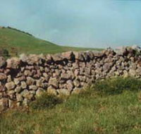 Historic Dry Stone Walls - Accommodation Redcliffe